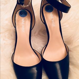 Nine West Black Pumps